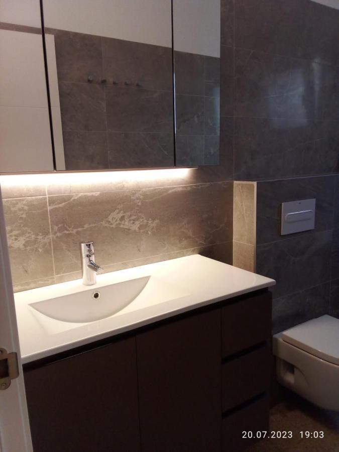 2 Bedroom Large Modern Apartment In Blanes Old Town 50M From The Beach! Exteriör bild