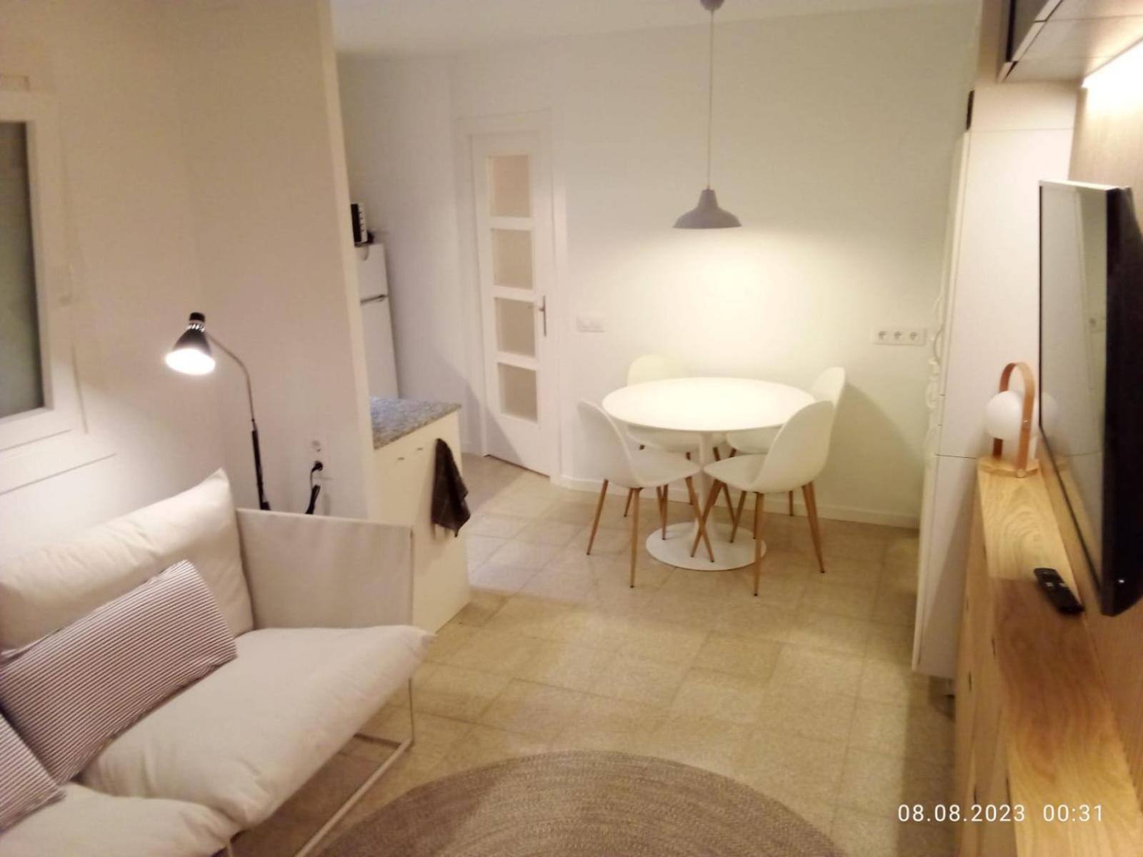 2 Bedroom Large Modern Apartment In Blanes Old Town 50M From The Beach! Exteriör bild
